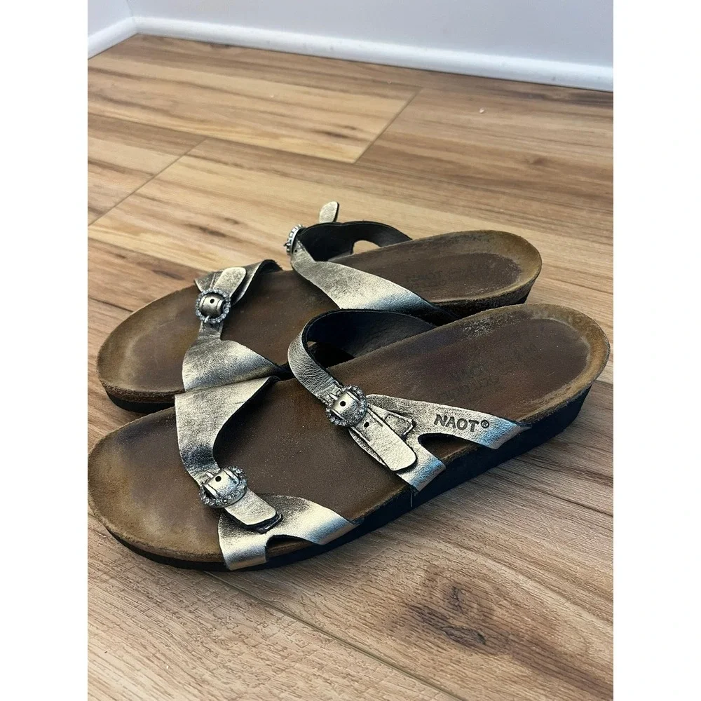 Naot 40/Wm 9‎ Metallic Silver Leather Rhinestone Buckle Cork Slide Sandal Boho